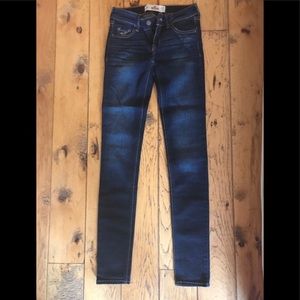 🛍 NWOT Hollister jeans 👖 00R